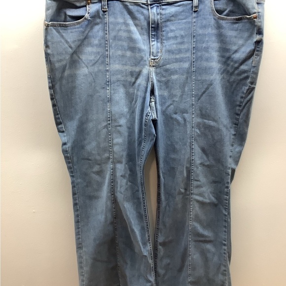 Lane Bryant Size 26 Light Denim Flare Leg Jeans. New Without Tag - Picture 3 of 8